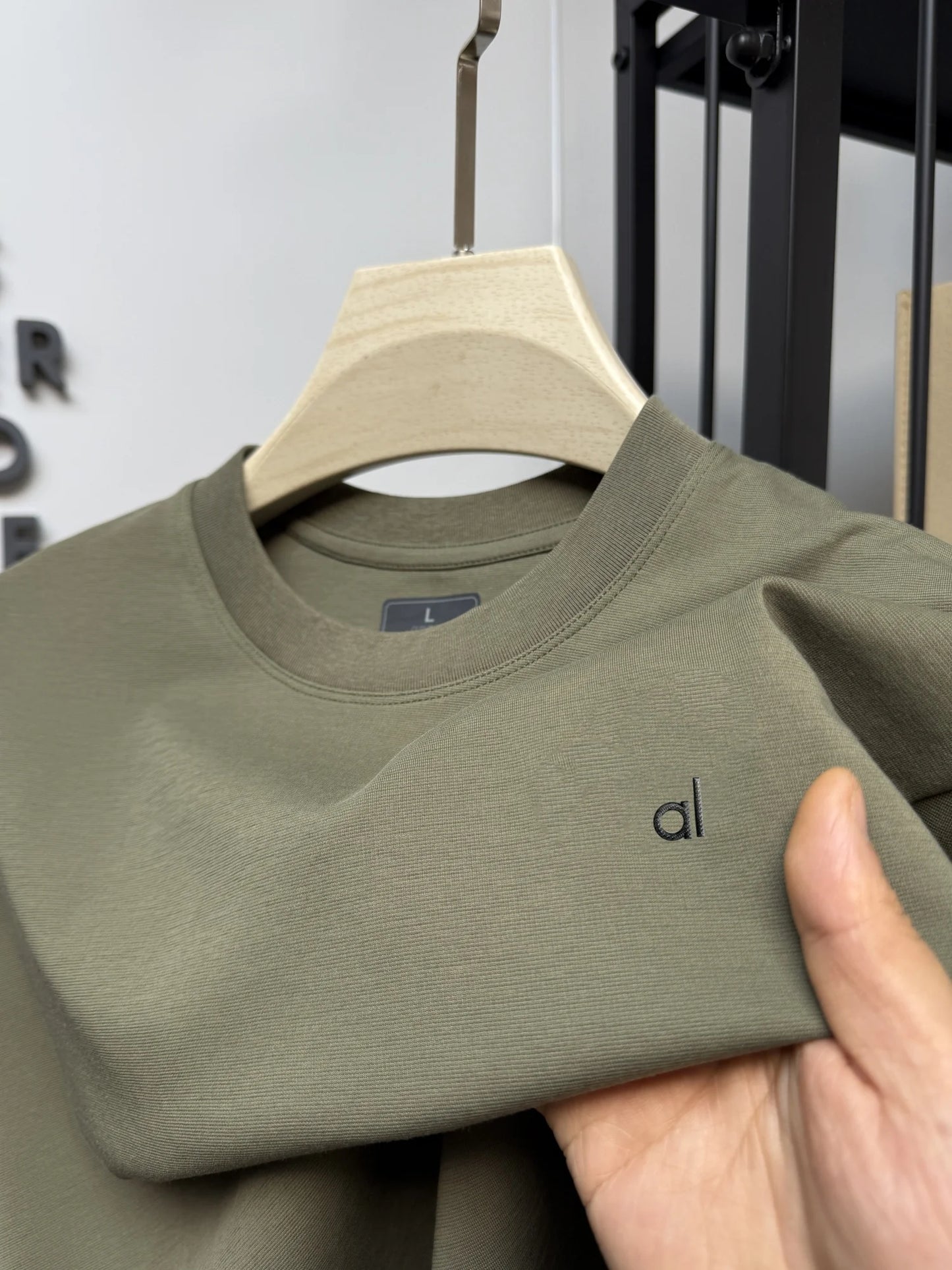 Men’s High-End Seamless T-Shirt